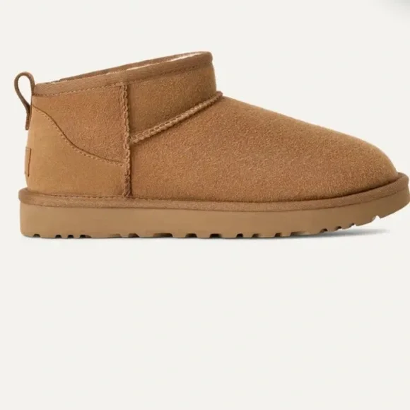 UGG Classic Ultra Mini Bootie Size 8 - Picture 1 of 7